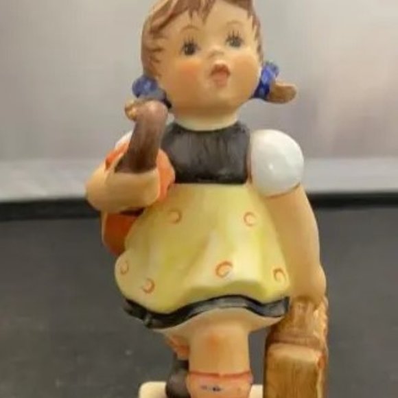 Hummel Goebel Figurine 